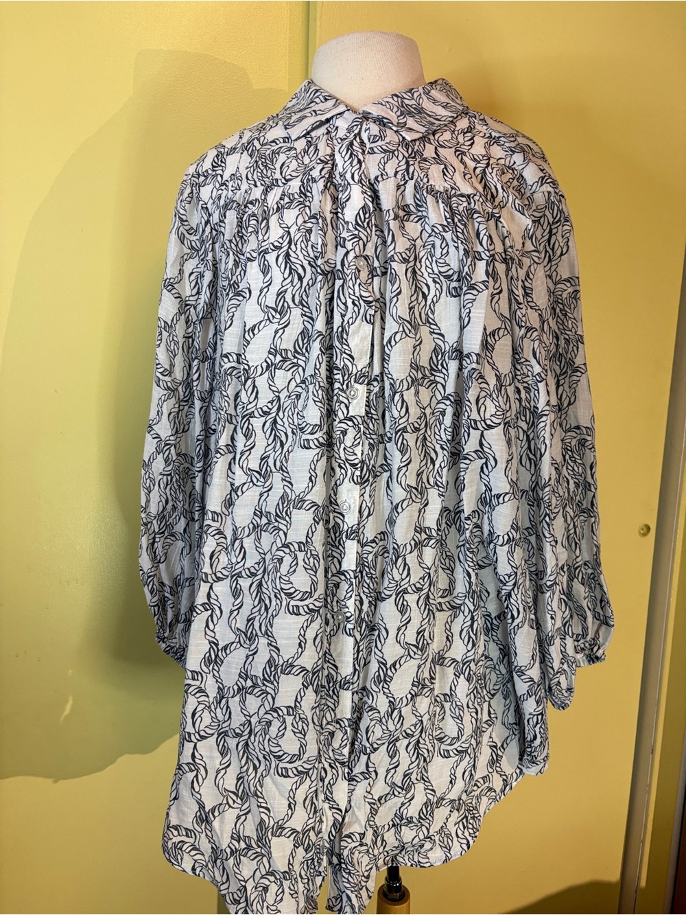 Hope & Harlow Rope Print Button-Up Shirt